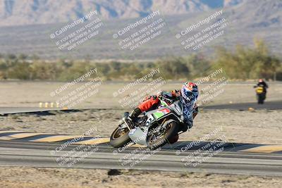 media/Dec-07-2025-CVMA (Sun) [[3e7d2de5dc]]/Race 18-Formula Twins-Formula 40 UL/